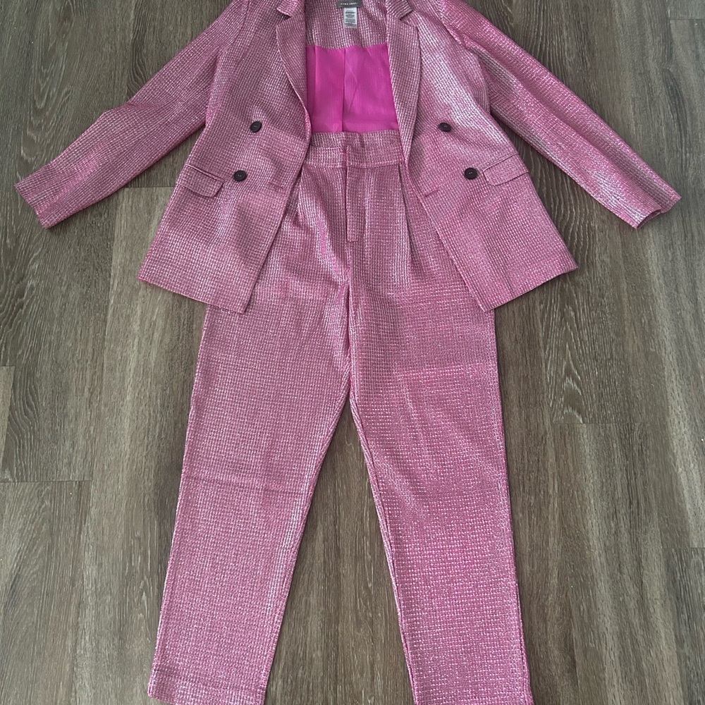 Elegant Sparkly Pink Women's Suit Set